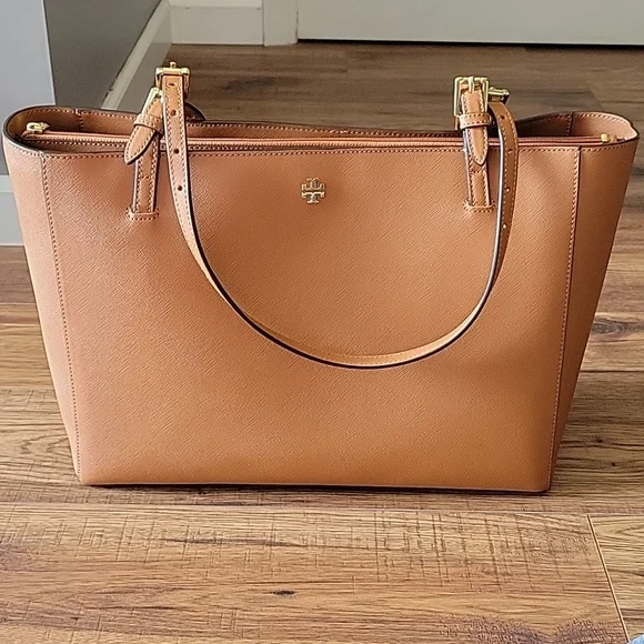 Tory Burch set - Picture 7 of 11